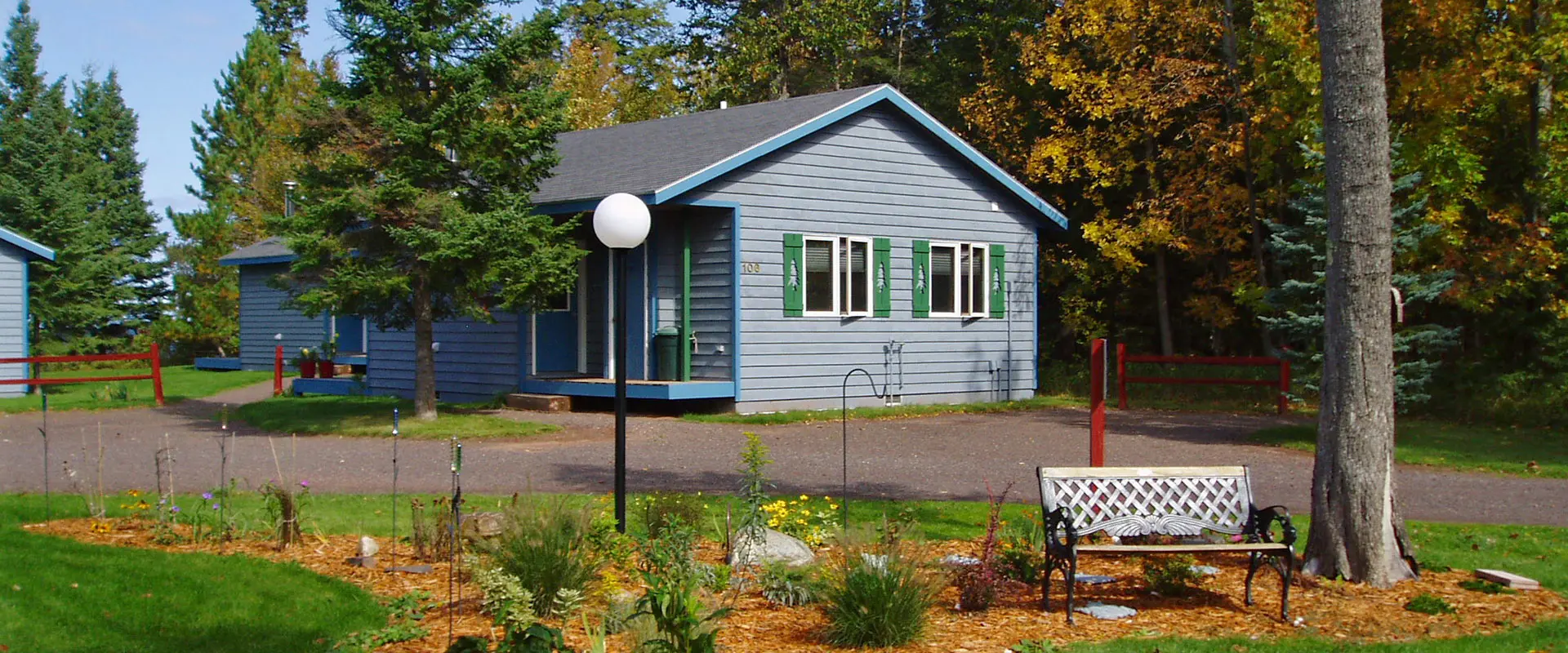 Mountain View Lodges cabin in autumn