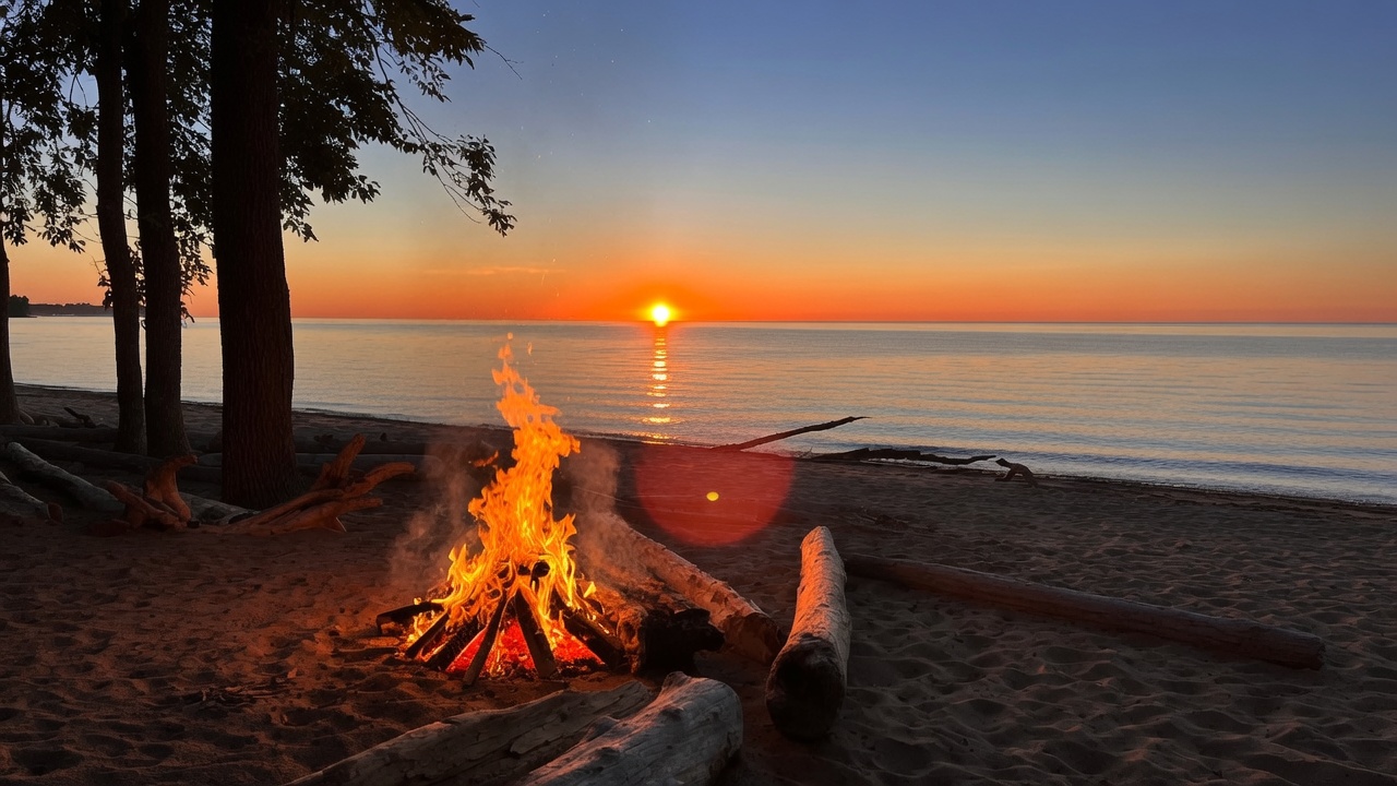 Sunset over Lake Superior at Mountain View Lodges